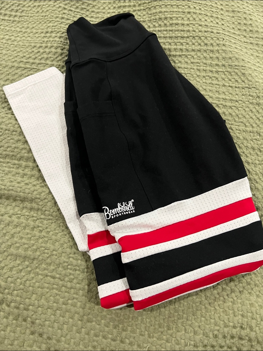 Bombshell Sportswear Leggings black perform thigh highs Size M.